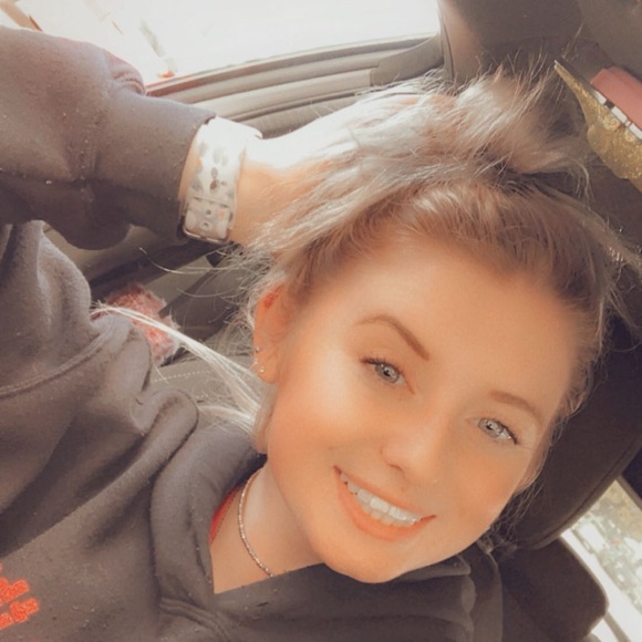 Meet your Posher, Kyla - Picture 2 of 3